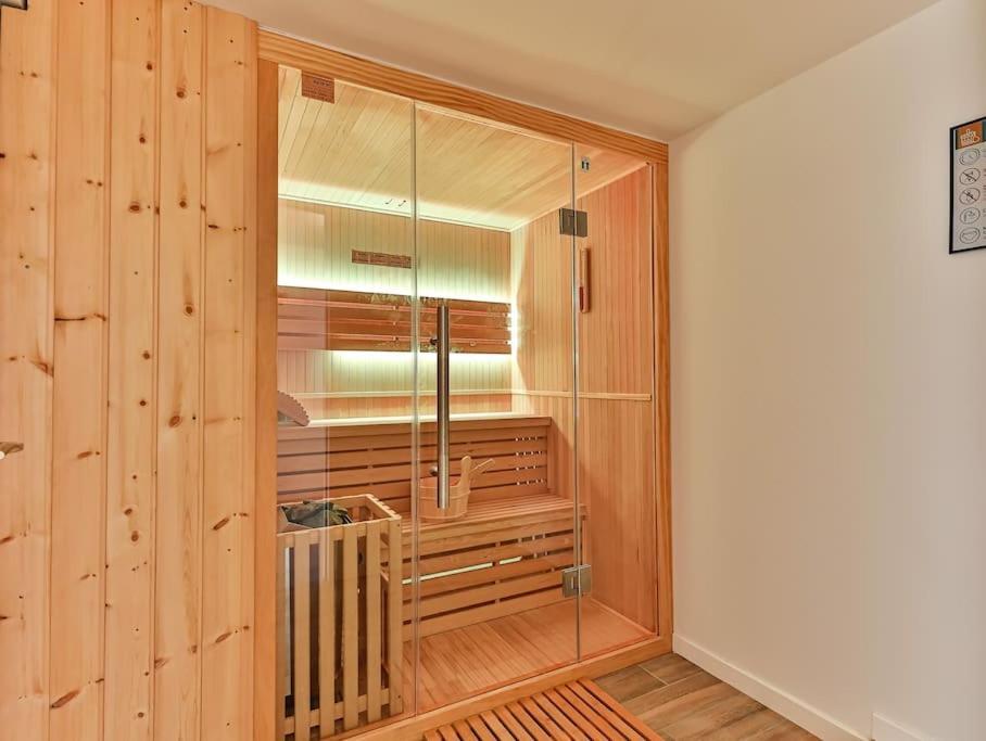 Maison Familiale La Belle Vie Jacuzzi/Sauna 생 질 크루아 드 비 외부 사진